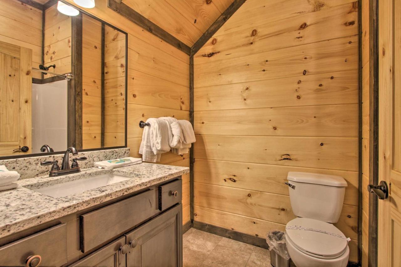 Luxe Cabin With Home Theater Less Than 2 Miles To 蓋特林堡 外观 照片