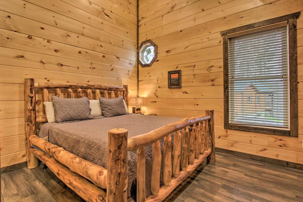 Luxe Cabin With Home Theater Less Than 2 Miles To 蓋特林堡 外观 照片