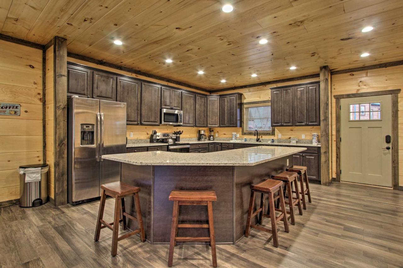 Luxe Cabin With Home Theater Less Than 2 Miles To 蓋特林堡 外观 照片