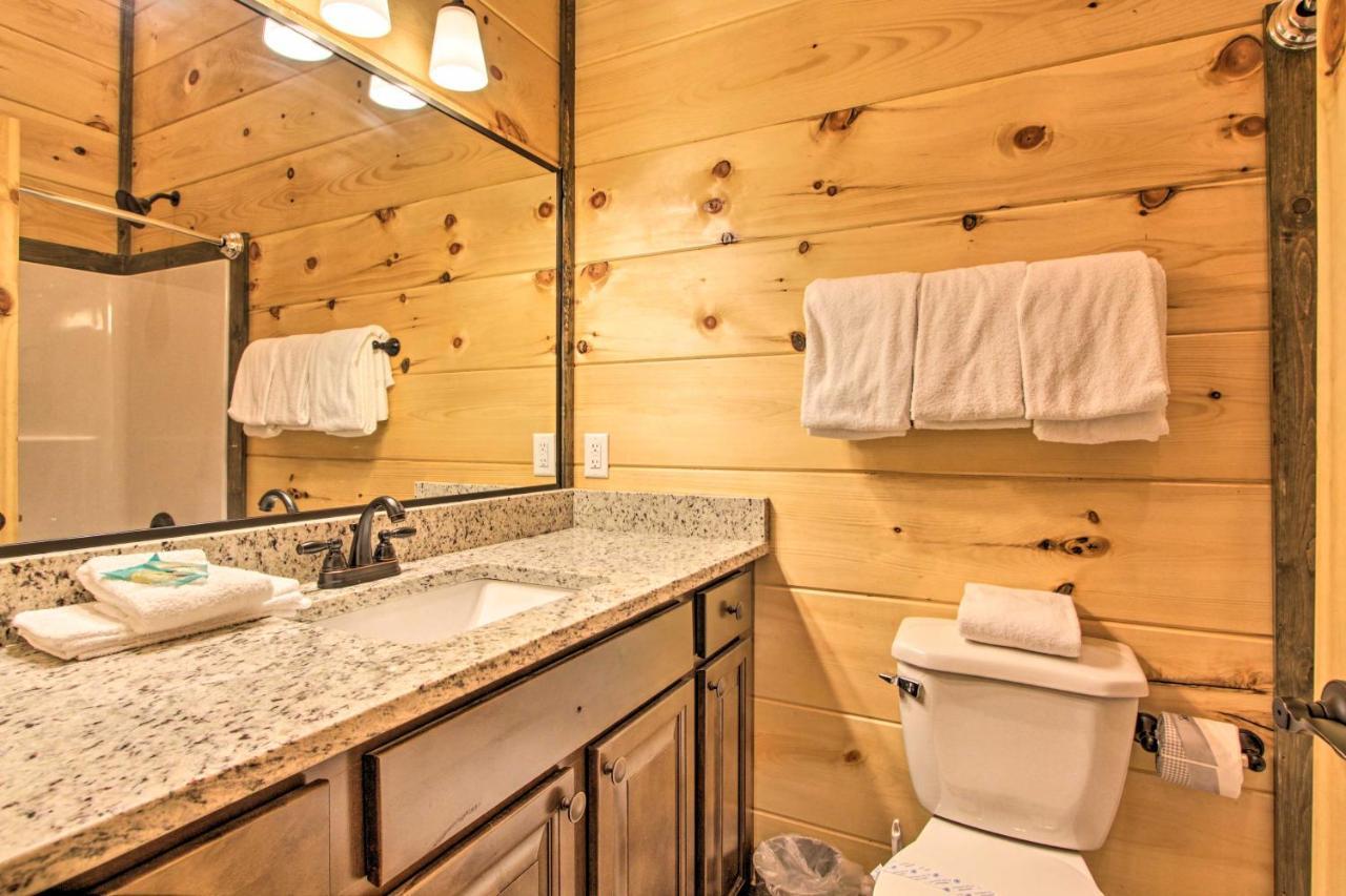 Luxe Cabin With Home Theater Less Than 2 Miles To 蓋特林堡 外观 照片