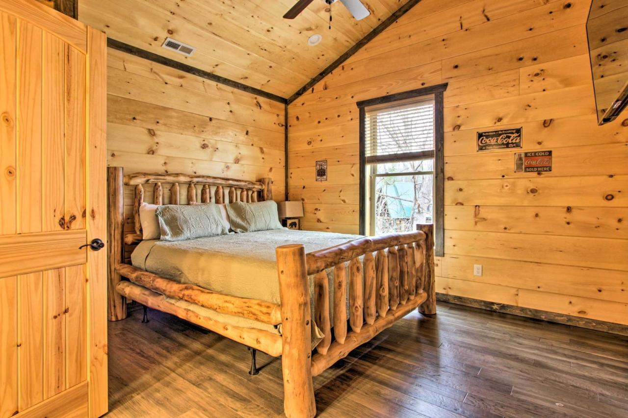 Luxe Cabin With Home Theater Less Than 2 Miles To 蓋特林堡 外观 照片
