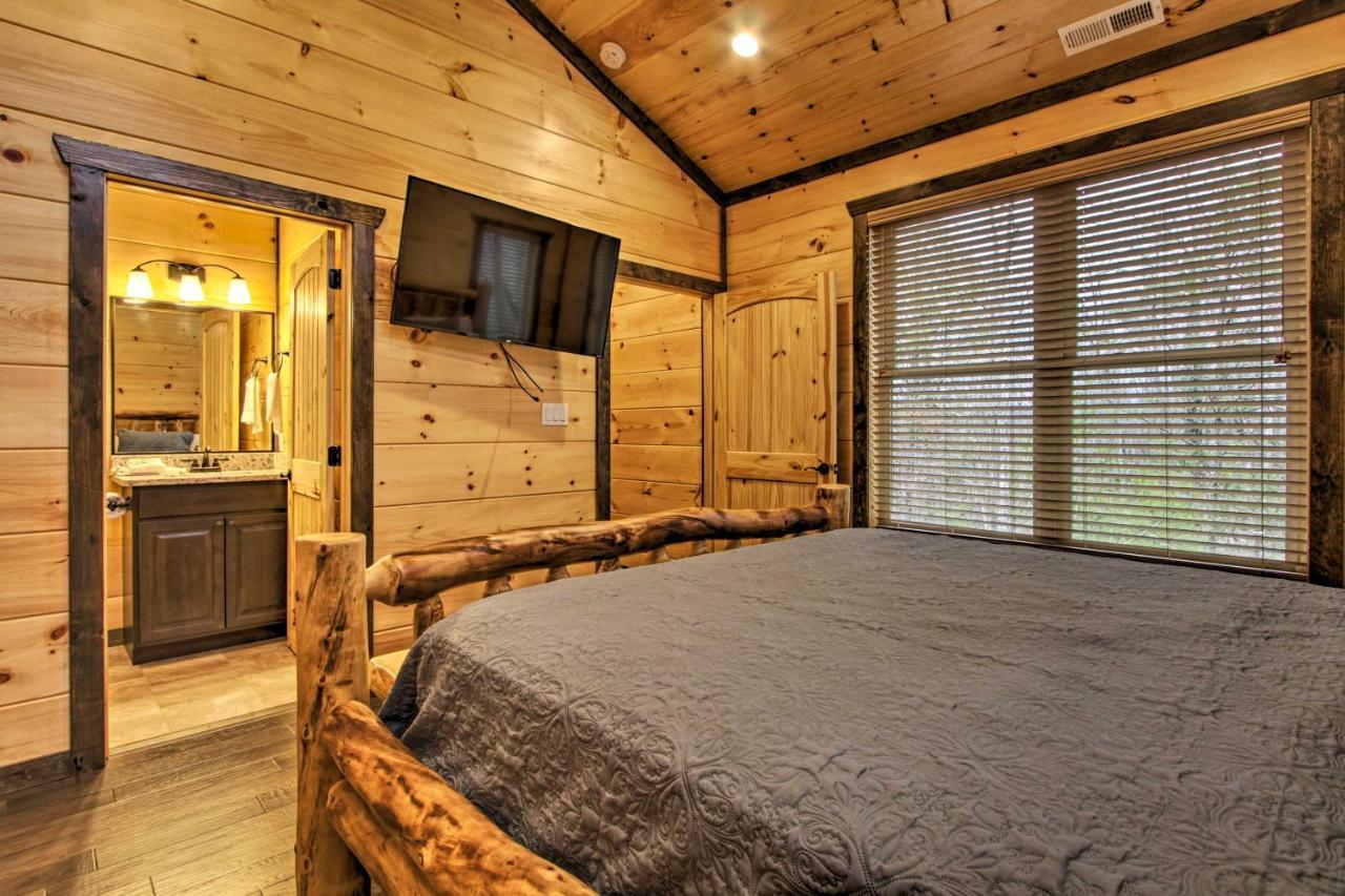Luxe Cabin With Home Theater Less Than 2 Miles To 蓋特林堡 外观 照片