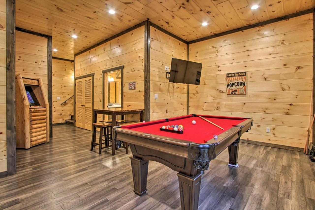 Luxe Cabin With Home Theater Less Than 2 Miles To 蓋特林堡 外观 照片