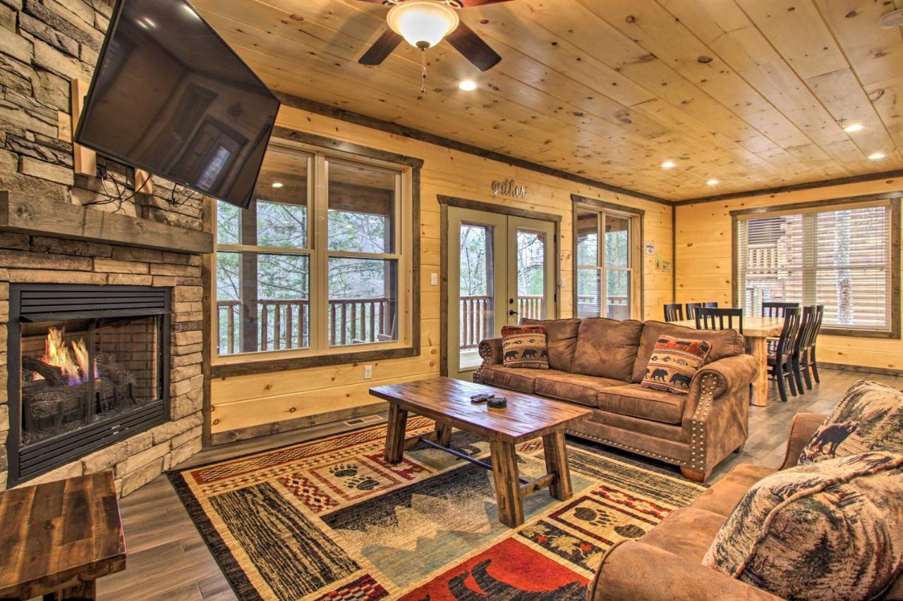 Luxe Cabin With Home Theater Less Than 2 Miles To 蓋特林堡 外观 照片