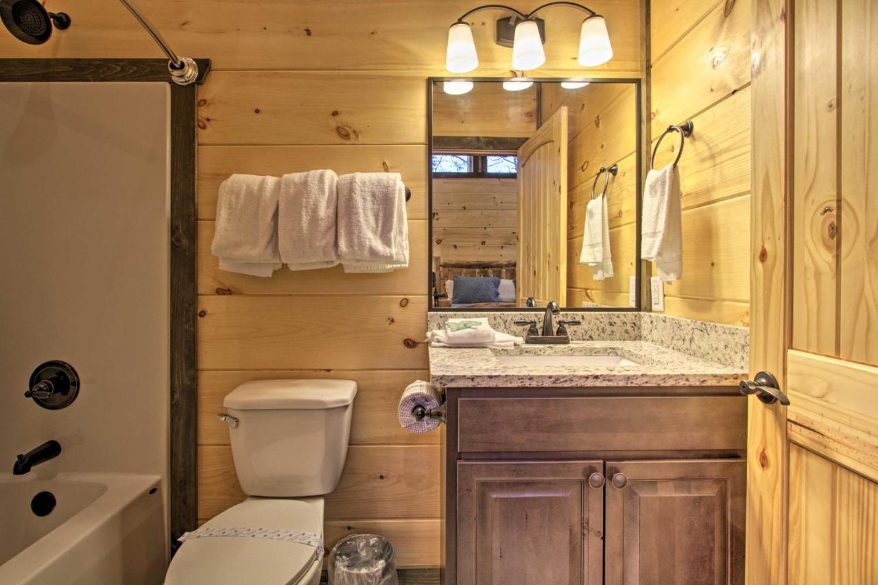 Luxe Cabin With Home Theater Less Than 2 Miles To 蓋特林堡 外观 照片